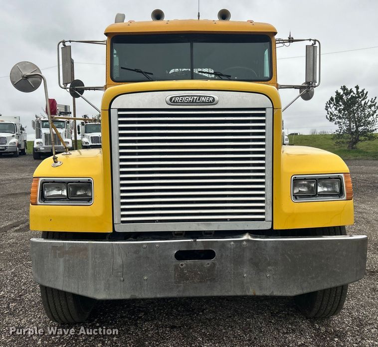 image for item EG1410 2001 Freightliner  FLD semi truck