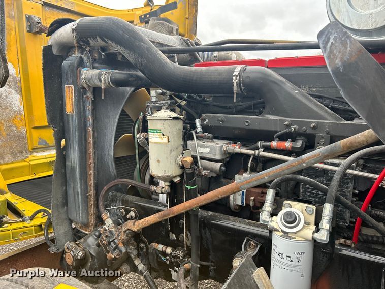 image for item EG1410 2001 Freightliner  FLD semi truck