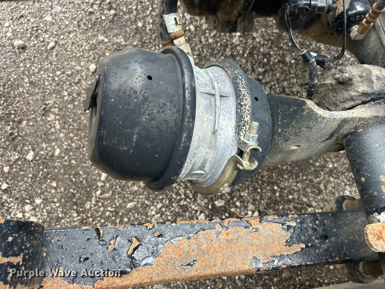 image for item EG1410 2001 Freightliner  FLD semi truck