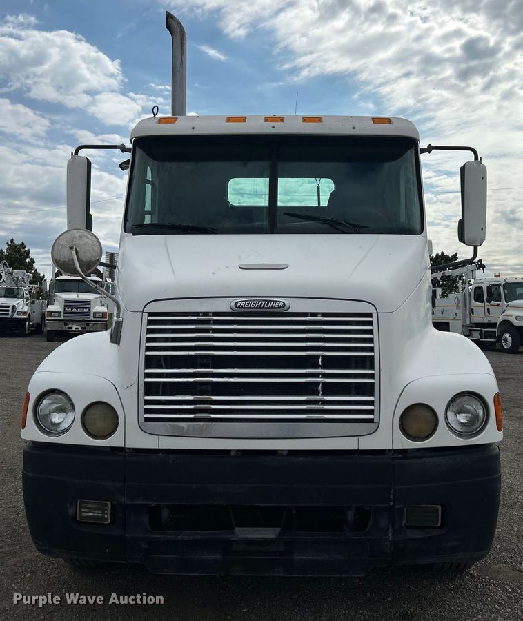 image for item EG1445 2002 Freightliner  Century Class semi truck