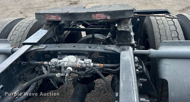 image for item EG1445 2002 Freightliner  Century Class semi truck