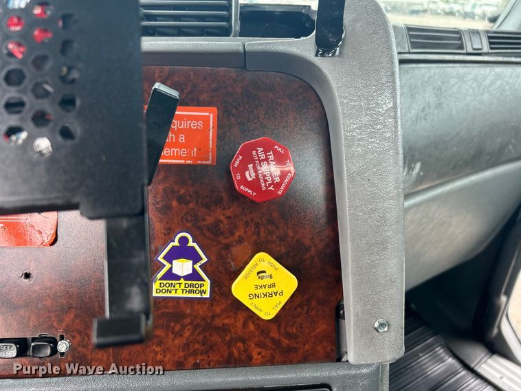 image for item EG1445 2002 Freightliner  Century Class semi truck