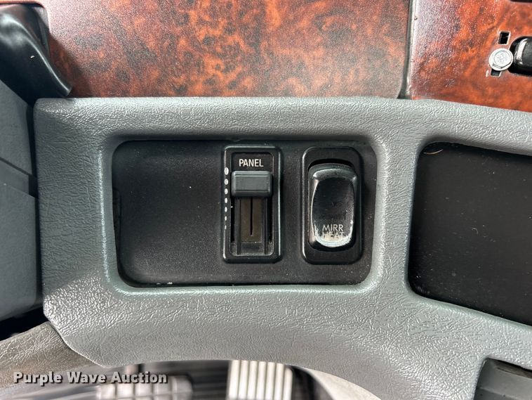 image for item EG1445 2002 Freightliner  Century Class semi truck