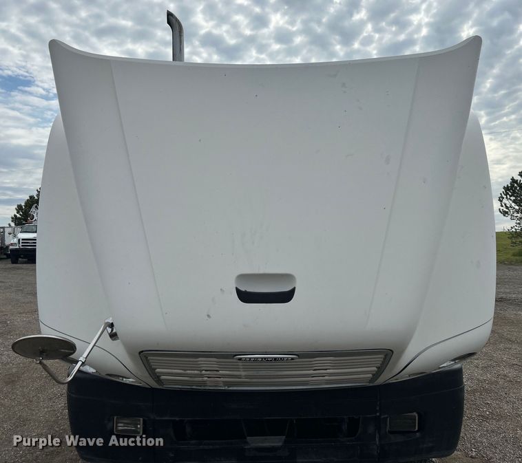 image for item EG1445 2002 Freightliner  Century Class semi truck