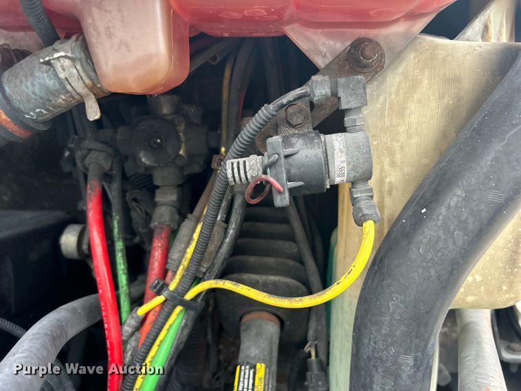 image for item EG1445 2002 Freightliner  Century Class semi truck