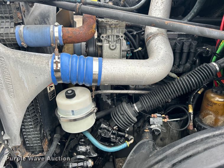 image for item EG1445 2002 Freightliner  Century Class semi truck