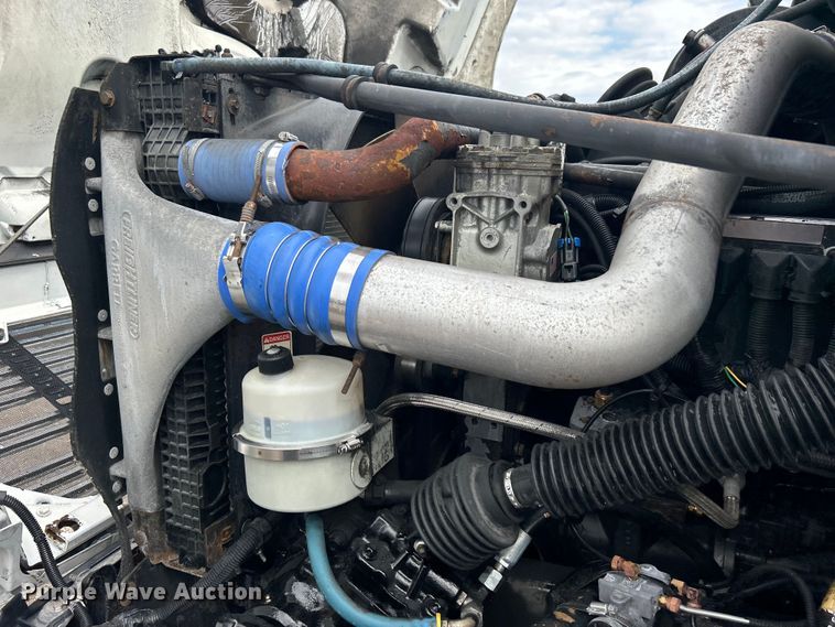 image for item EG1445 2002 Freightliner  Century Class semi truck