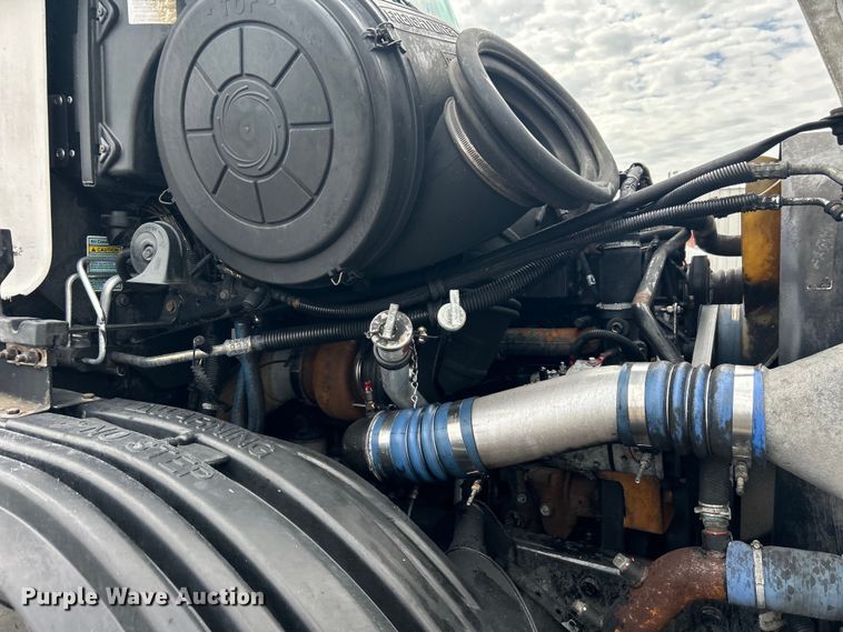 image for item EG1445 2002 Freightliner  Century Class semi truck