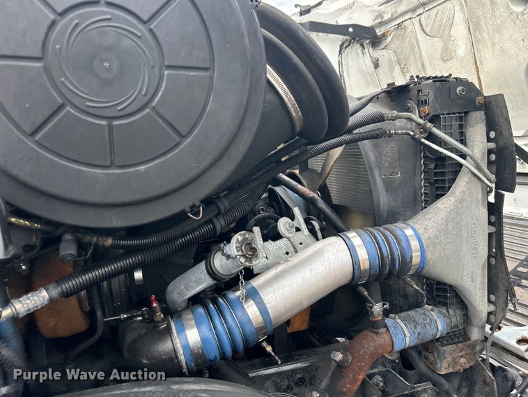 image for item EG1445 2002 Freightliner  Century Class semi truck