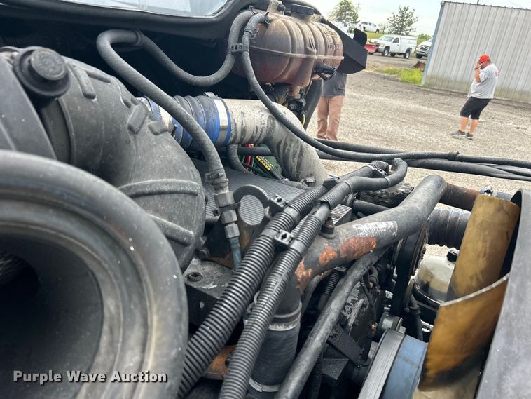 image for item EG1445 2002 Freightliner  Century Class semi truck