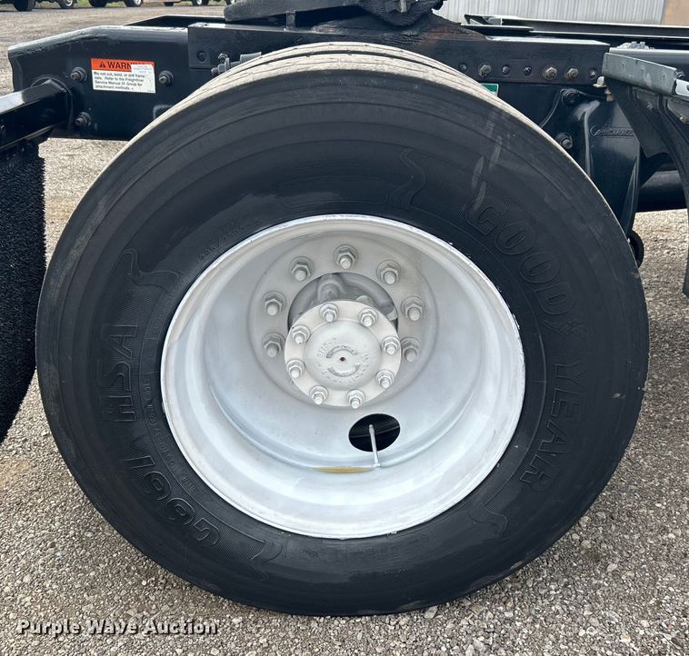 image for item EG1445 2002 Freightliner  Century Class semi truck