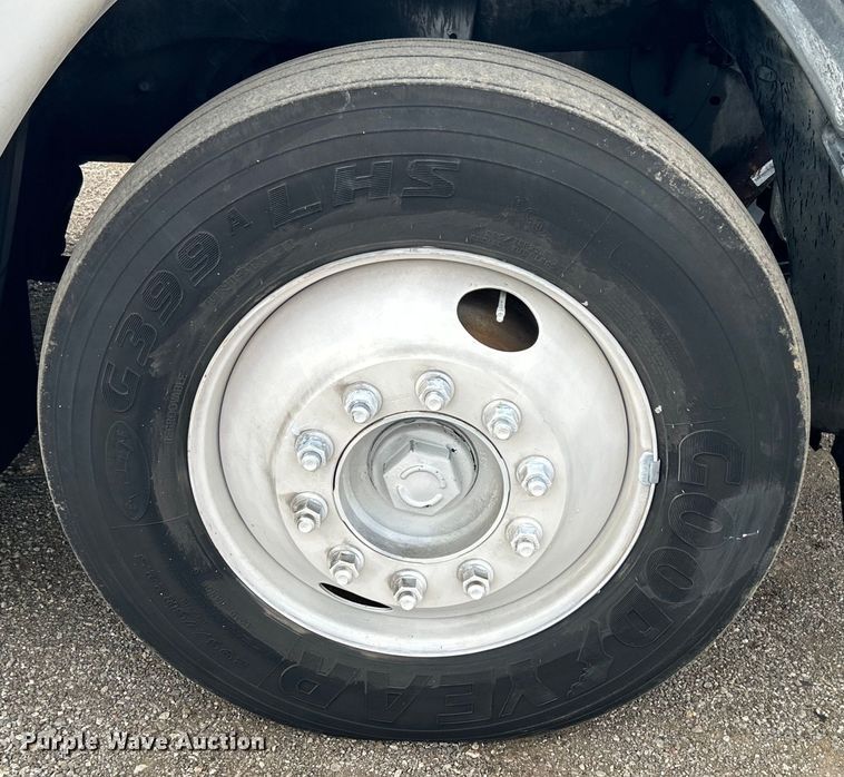 image for item EG1445 2002 Freightliner  Century Class semi truck