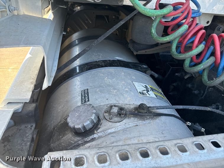 image for item EH3860 2020 Volvo VNL semi truck