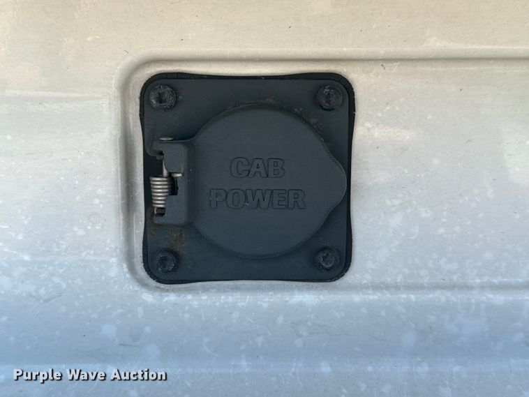 image for item EH3860 2020 Volvo VNL semi truck