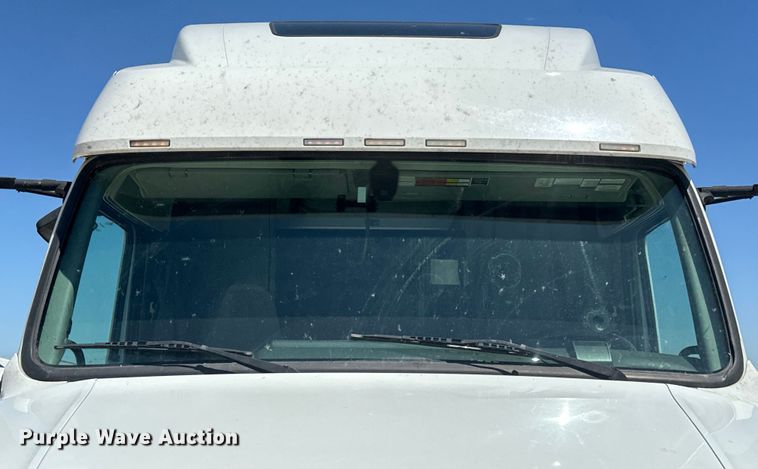 image for item EH3860 2020 Volvo VNL semi truck