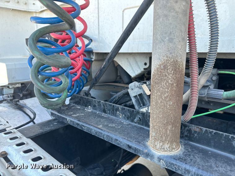 image for item EH3860 2020 Volvo VNL semi truck