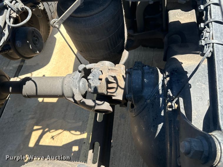 image for item EH3860 2020 Volvo VNL semi truck