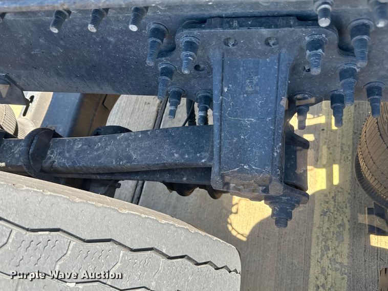 image for item EH3860 2020 Volvo VNL semi truck