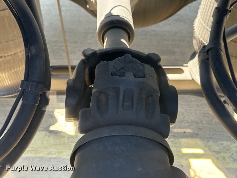 image for item EH3860 2020 Volvo VNL semi truck