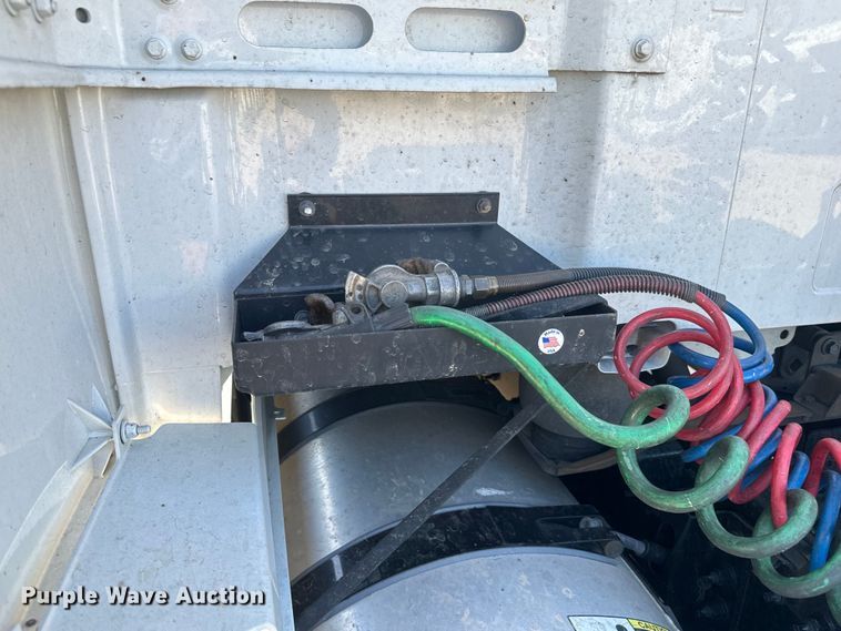 image for item EH3860 2020 Volvo VNL semi truck