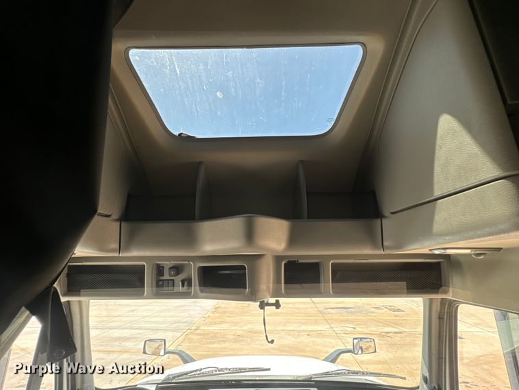 image for item EH3860 2020 Volvo VNL semi truck