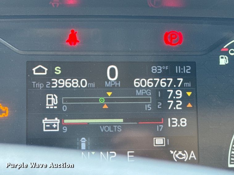 image for item EH3860 2020 Volvo VNL semi truck