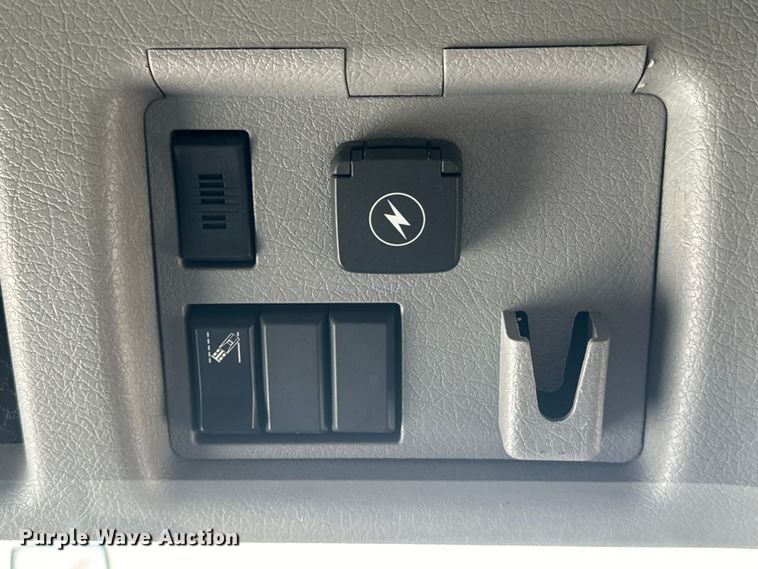 image for item EH3860 2020 Volvo VNL semi truck