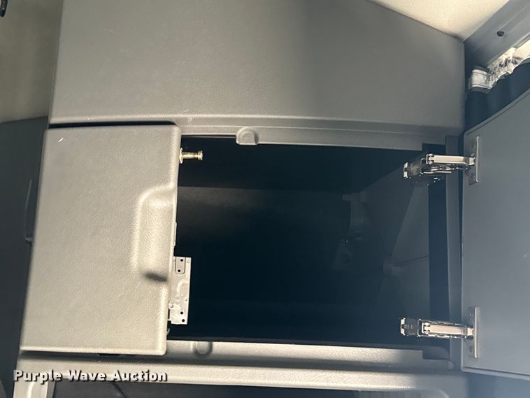 image for item EH3860 2020 Volvo VNL semi truck