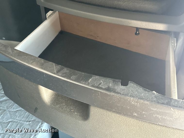 image for item EH3860 2020 Volvo VNL semi truck