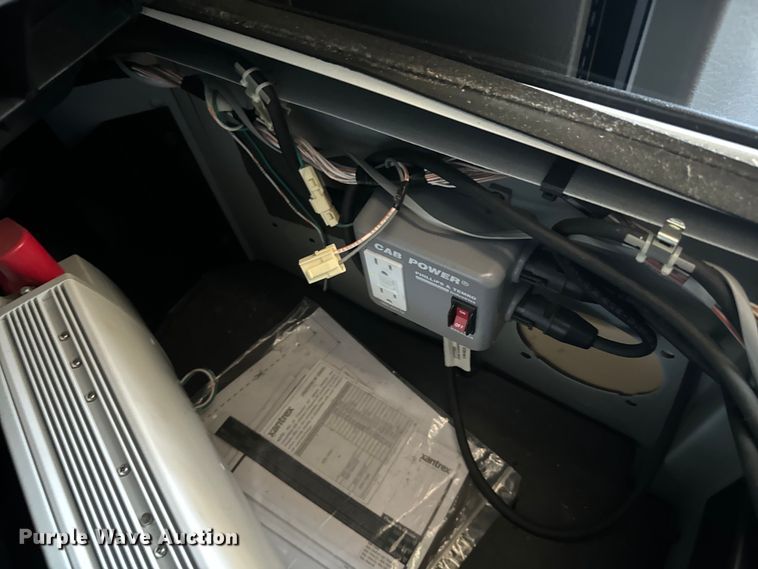 image for item EH3860 2020 Volvo VNL semi truck