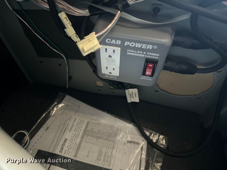 image for item EH3860 2020 Volvo VNL semi truck