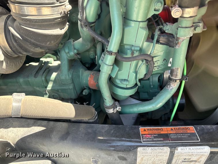 image for item EH3860 2020 Volvo VNL semi truck