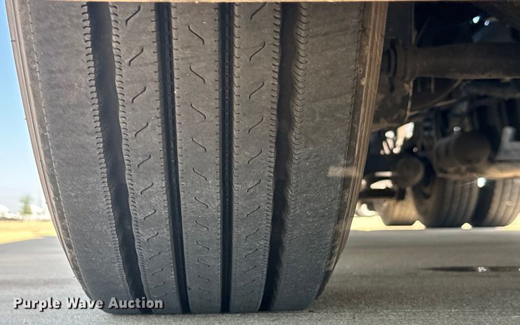 image for item EH3860 2020 Volvo VNL semi truck