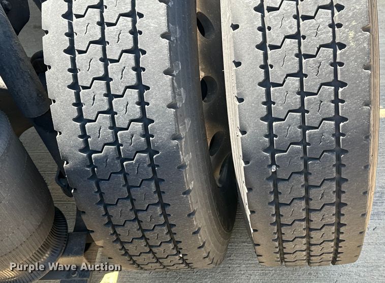 image for item EH3860 2020 Volvo VNL semi truck