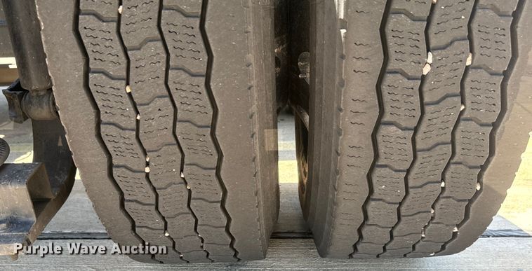 image for item EH3860 2020 Volvo VNL semi truck