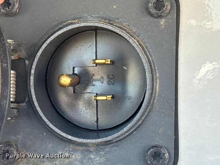 image for item EH3861 2021 Volvo VNL semi truck