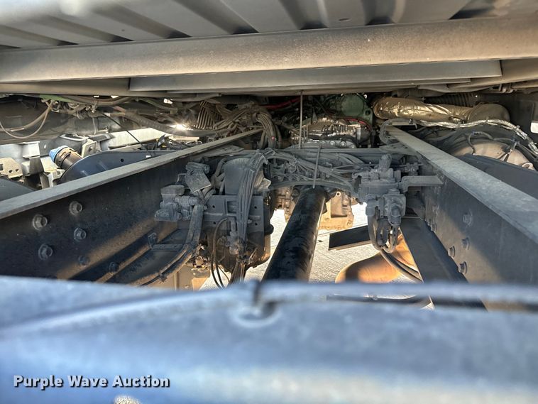 image for item EH3861 2021 Volvo VNL semi truck