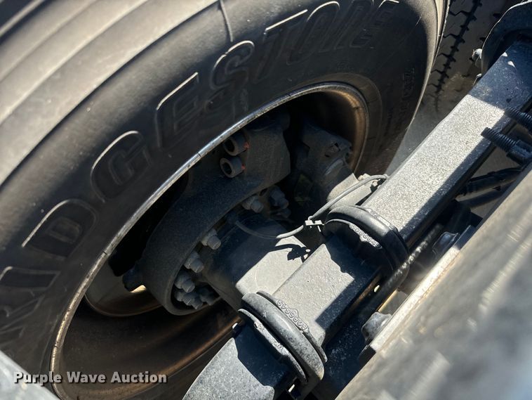 image for item EH3861 2021 Volvo VNL semi truck