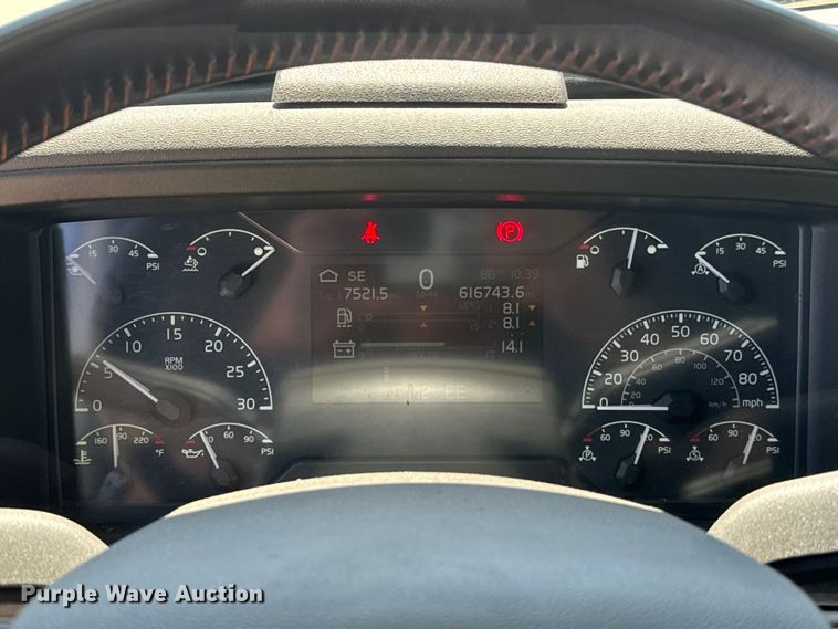 image for item EH3861 2021 Volvo VNL semi truck