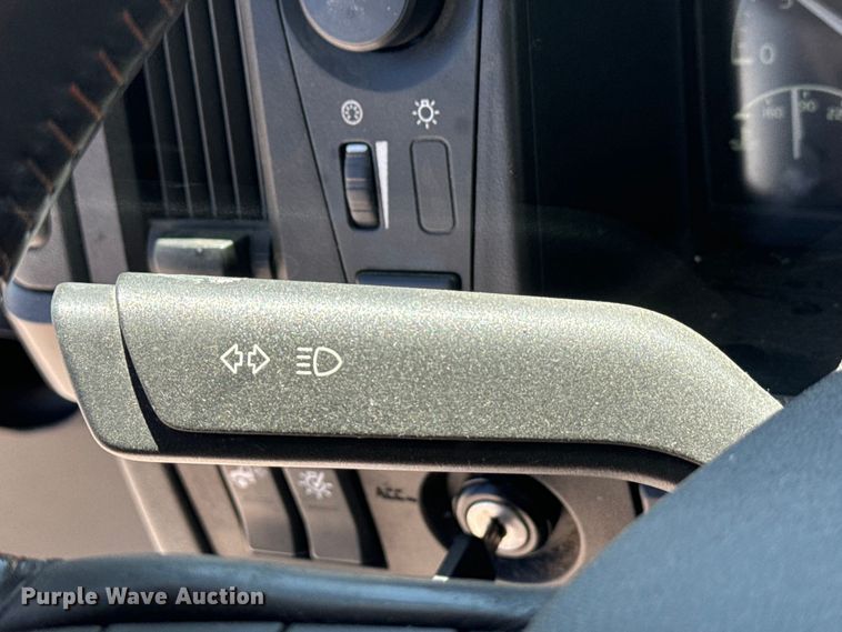 image for item EH3861 2021 Volvo VNL semi truck