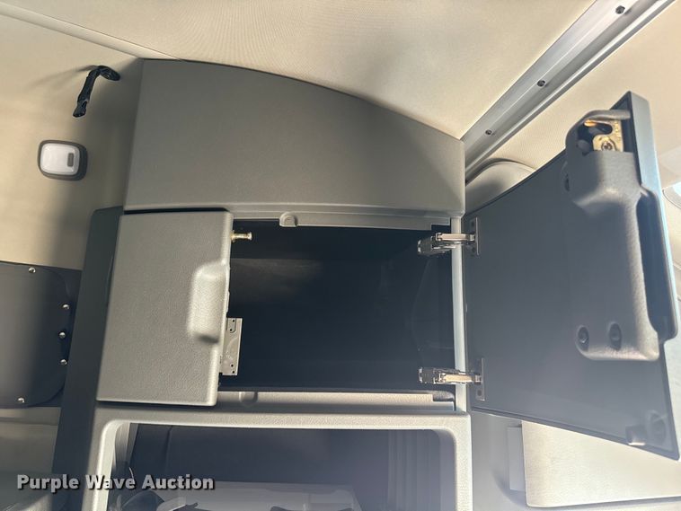 image for item EH3861 2021 Volvo VNL semi truck