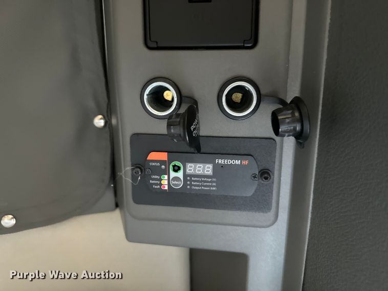 image for item EH3861 2021 Volvo VNL semi truck