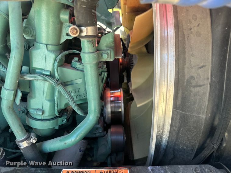 image for item EH3861 2021 Volvo VNL semi truck