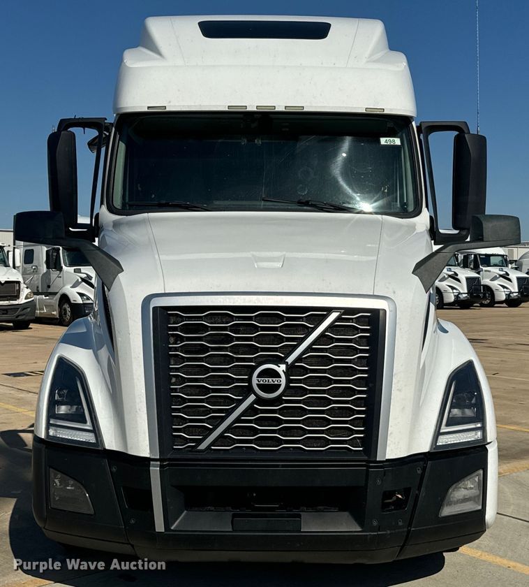 image for item EH3862 2021 Volvo VNL semi truck