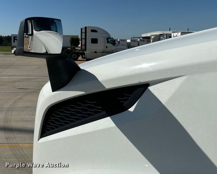 image for item EH3862 2021 Volvo VNL semi truck