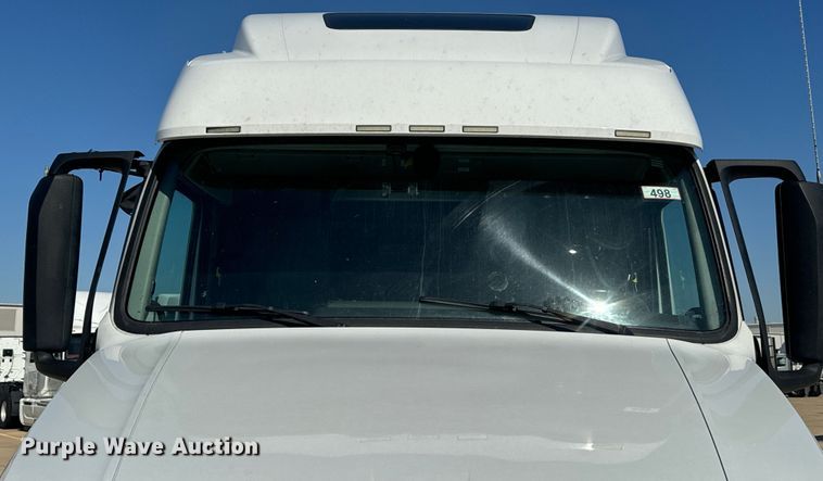 image for item EH3862 2021 Volvo VNL semi truck