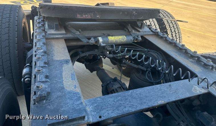 image for item EH3862 2021 Volvo VNL semi truck