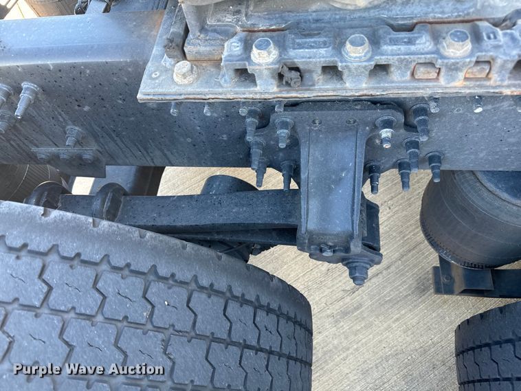 image for item EH3862 2021 Volvo VNL semi truck