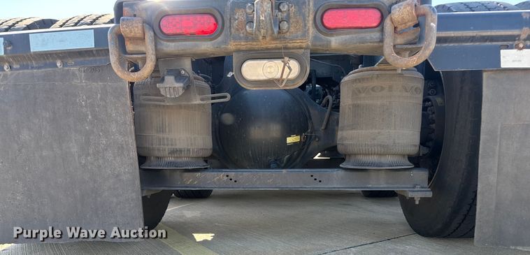 image for item EH3862 2021 Volvo VNL semi truck