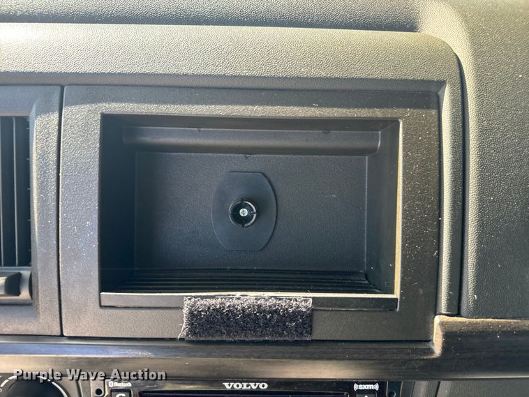 image for item EH3862 2021 Volvo VNL semi truck